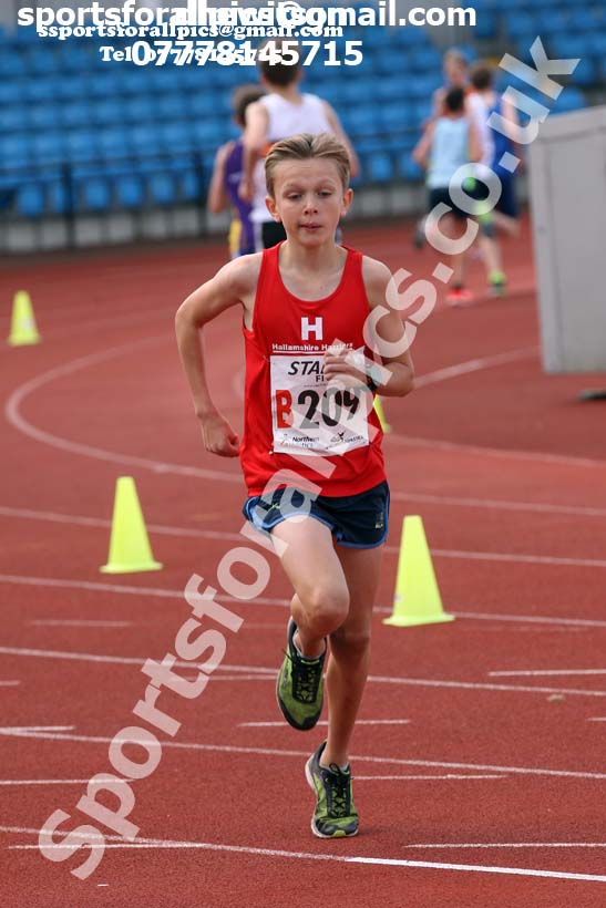 Boys under-15s 3 stage relay, Northern Senior 6 and 4 and Junior Stage Road Relays, SportsCity, Manchester. Photo:  David T. Hewitson/Sports for All Pics